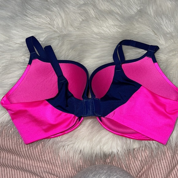 Victoria’s Secret Push-Up Bra - Picture 2 of 4
